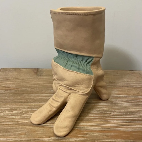 Michel Michael Harvey Craft Pottery Trompe L'oeil Gardening Glove Vase Pop Art - Picture 6 of 9